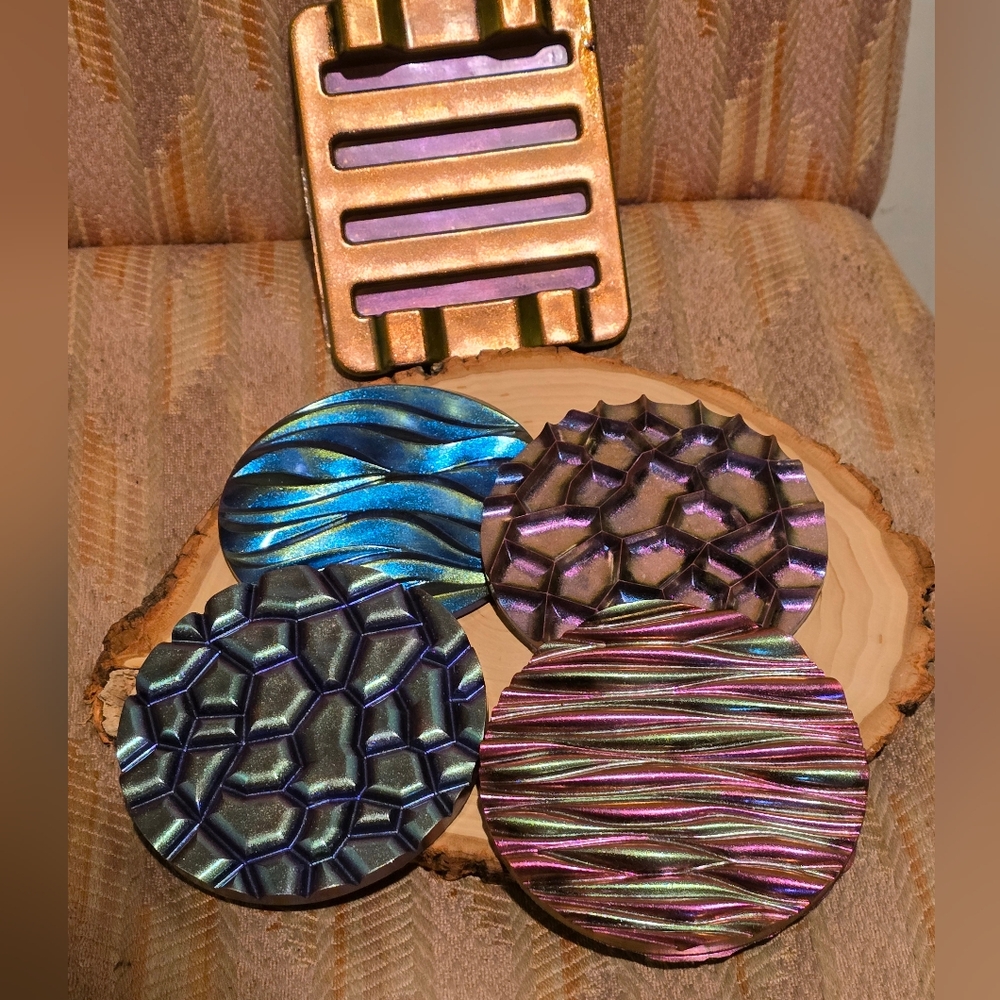 Set of 4 Chameleon Textured Coasters With Holder